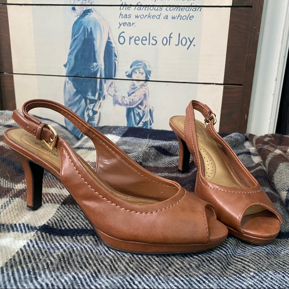 4 for $20 Dexflex Comfort Shoes Heels